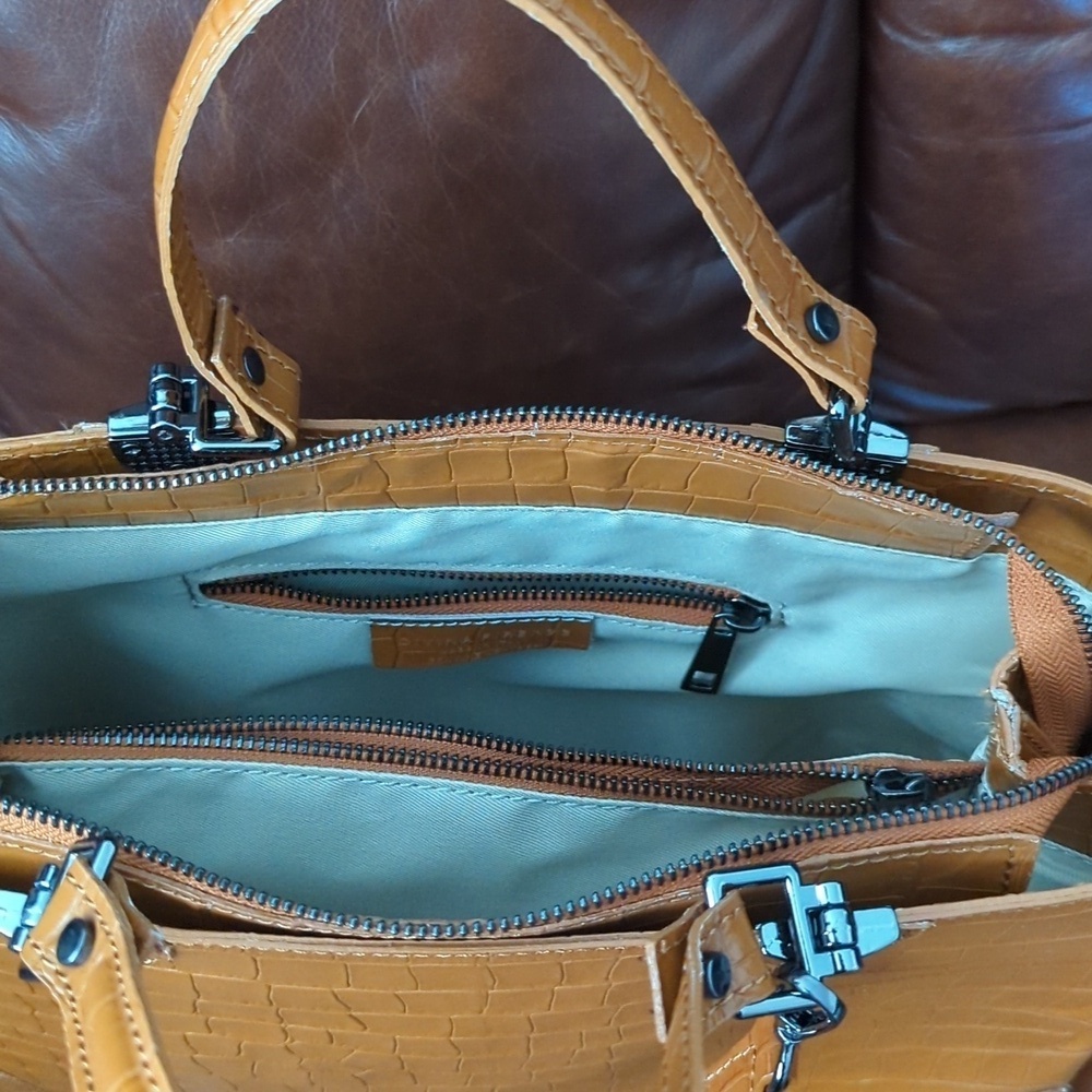 HP. Made in Italy Divina Firenze Embossed Alligator Leather 2-Way Bag - Picture 6 of 14